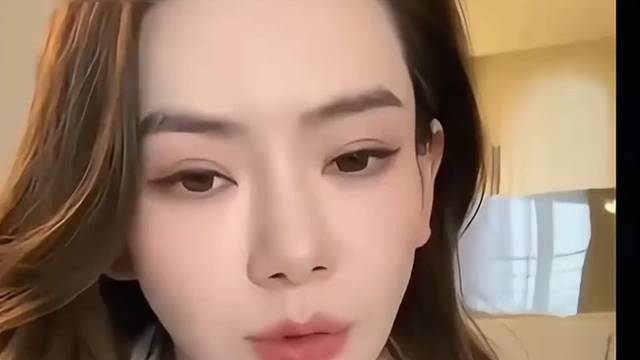戚薇：瘦的凶都没了？李承铉：在的在 的！
