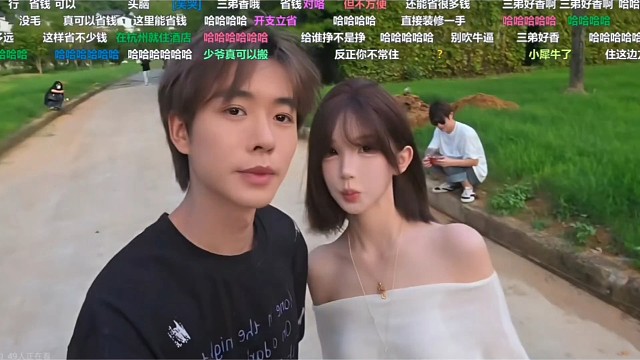 子圣怂恿灵儿小小怪搬到庄园，直接王牌节目买菜，在庄园做节目应该有意思