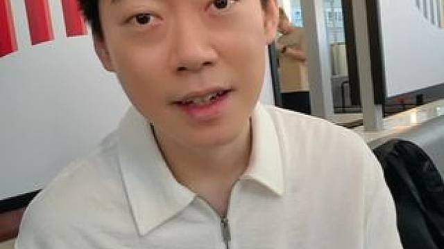 Moon和我回上海啦，晚上直播间见！ 晚上一起直播打游戏，聊天互动哦。