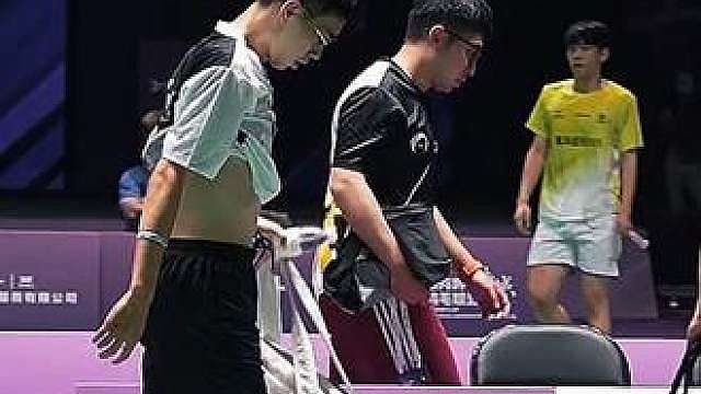 体育竞技就是这么残酷！在赛场上无人在意你是否带病参赛！！而是强者生存！败者淘汰的结局！！但申一凡的体育精神值得我们致敬！！