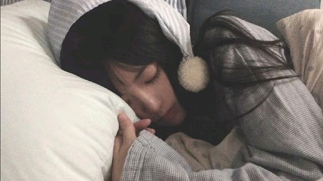 十八岁那年澄澈的少女音唱了《晚安》