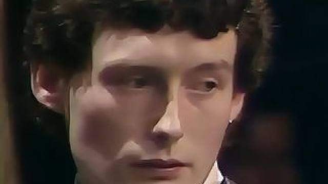 进攻传奇的对决！1982世锦赛半决赛决胜局，飓风VS白旋风