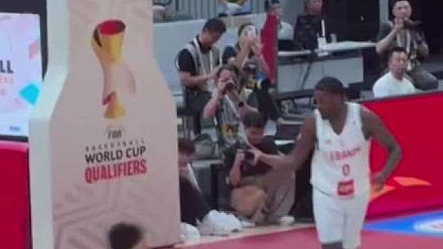 顶着NBA球员光环承受了很多压力，终于在国家队证明了自己！