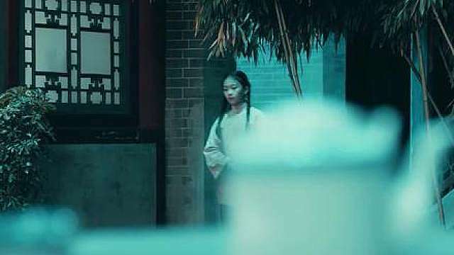 地主以慈善的名义收养落难小女孩，结果却行禽兽之事！