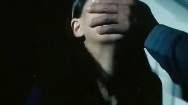 女人下夜班被变态狂强暴全过程