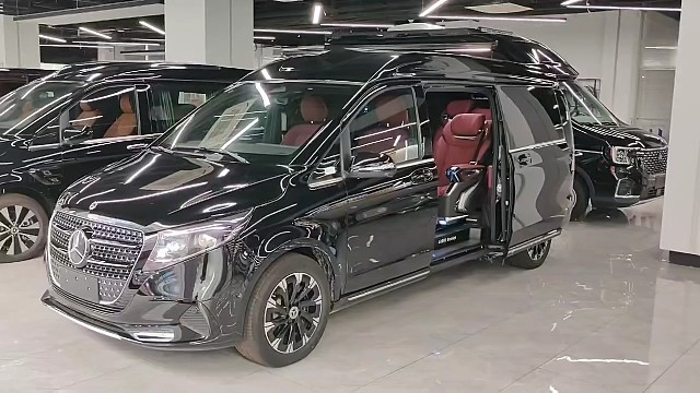 奔驰V300L高顶商务车！合法公告改装，头等舱座舱，老板的移动行宫，大空间乘坐不压抑
