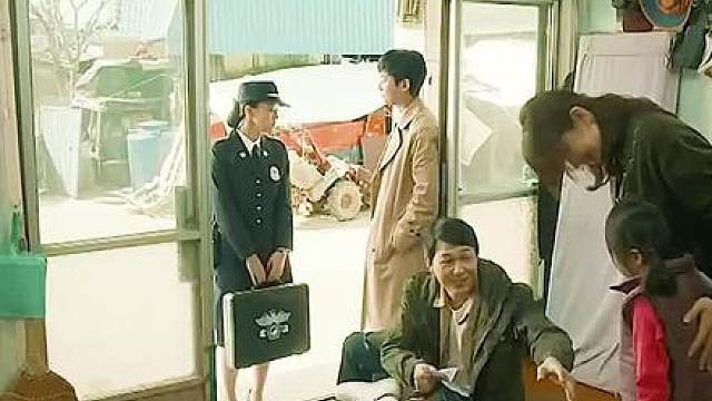 韩国超反转影片，女孩看到钱就会害怕，不到最后根本猜不到结局