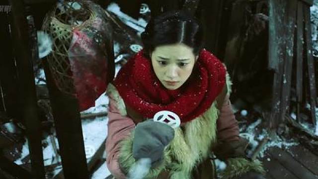 《天坑鹰猎》04集，特效很不错，题材很新颖，用纸币做成了一条冥河