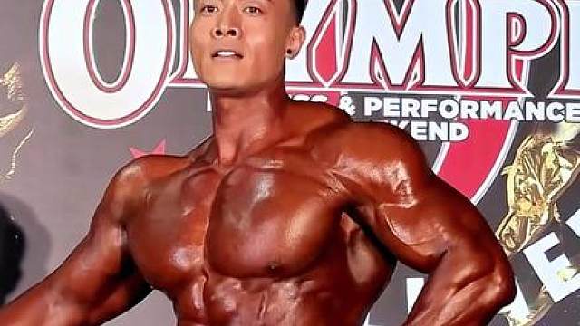 新赛季首冠10分到手龙容城明年奥赛资格也非常稳！击败法努克香港职业赛夺冠台下到台上对比都是压制姿态这场的龙容城是近三场最认真寰际西安职业赛想和何局再碰一碰于是这次龙饱满度爆炸同时腰腹刻度也很好！夺冠是意料之中除此之外刘锐让我印象深刻状态非常硬比美国比赛时还要硬？饱满度健体风格也很出彩赛季刚开始让我们期待一下