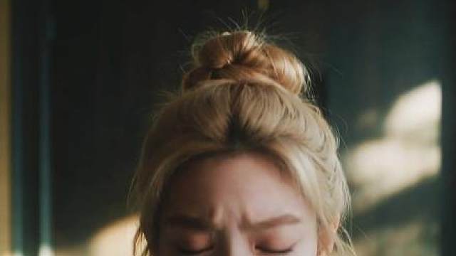 第2集：《东北妹子穿书恶毒女配，征服了韩国贵族学院》 友情提示请戴耳机观看体验更佳。
东北女孩穿成活不过三集的恶毒女配，公审大会上她反手抱住会长撒娇求放过，转头用一桌东北菜把阴郁学霸吃哭，还硬刚霸凌者、霸气护妹，顺手收服一员大将。