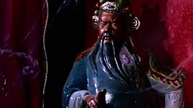 女狱警值班时间私会情人，结果却丢了性命