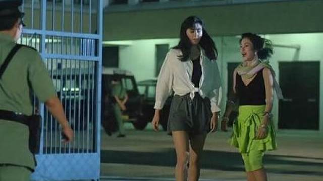 青头鬼大卫来到纸扎店买了一辆跑车