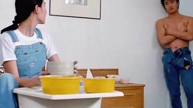 一个字，绝！ 帅中带点贱兮兮，这表情也太丰富了，不愧是人见人爱的周星星