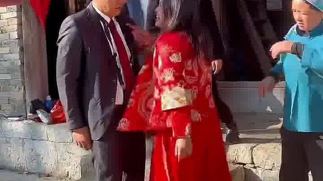 到底是发生什么事才能让新娘当场悔婚