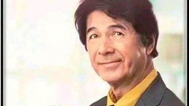 猫咪被嫌弃长得太丑,大叔误打误撞看到他，一眼就对猫咪爱不释手