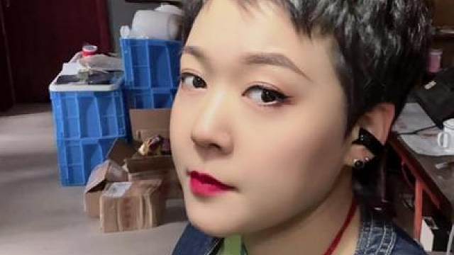 伺候吧！不伺候也不忍心…大小姐天天叫的太凄惨了！