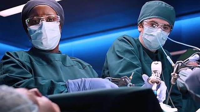 神医肖恩竟能让植物人复活，不过患者却高兴不起来