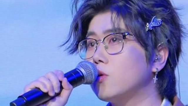 “一旦接受这首歌是沈腾夹着嗓子唱的 就回不去了”