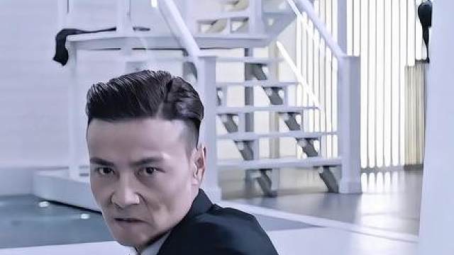 西装暴徒张晋单挑吴京和托尼贾的经典名场面