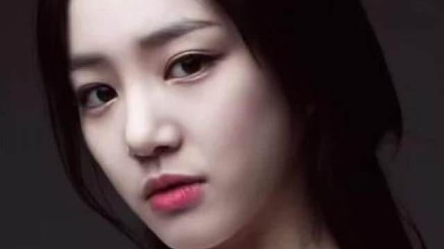 李侑菲的童颜杀！30穿校服仍甜到犯规