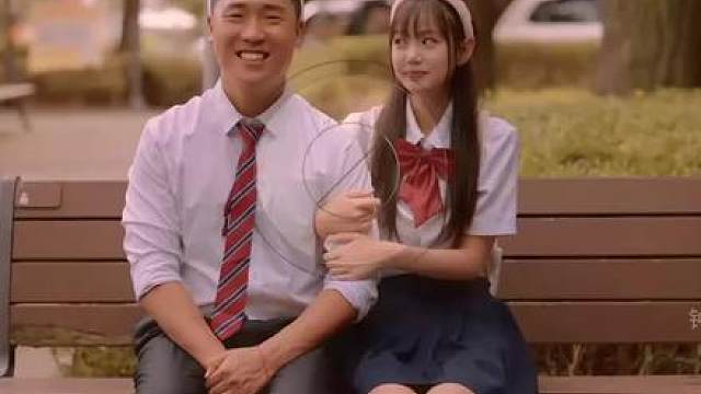 男人不断穿梭时间循环，只为了阻止女孩自杀!
