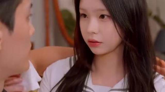 男友重生变成女人，美女一时间无法接受！
