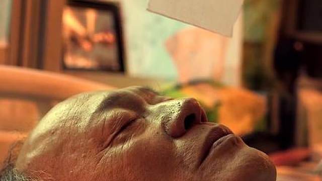 《讲话没有在听》 台湾老兵的遗愿,就是回归祖国.