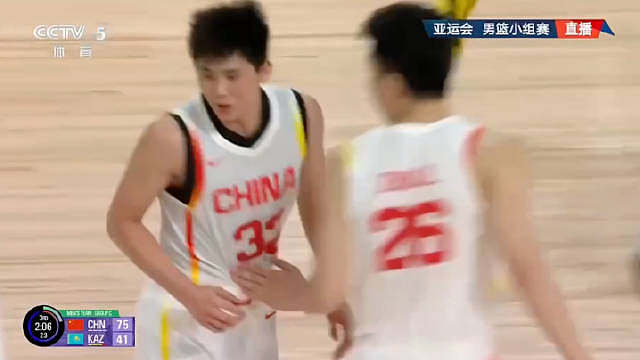 开门红！亚运会小组赛，中国男篮99-61大胜哈萨克斯坦男篮。

全队共六人得分上双。庞峥麟19分4助