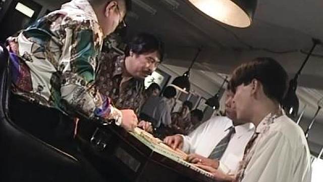 这是樱井最佩服的一个麻将士，男子竟能靠麻将牌技为生。