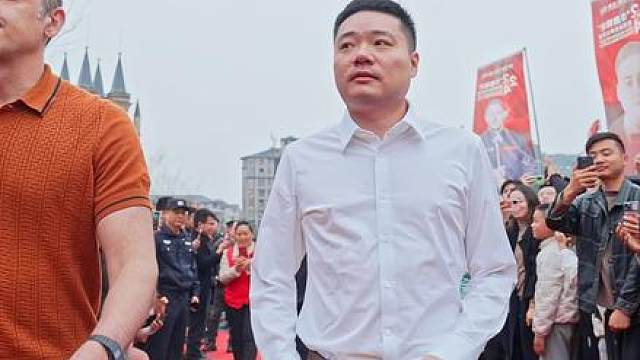 今晚20:00半决赛丁俊晖大战卡特，希望晖哥最后再赢两场就可以了。