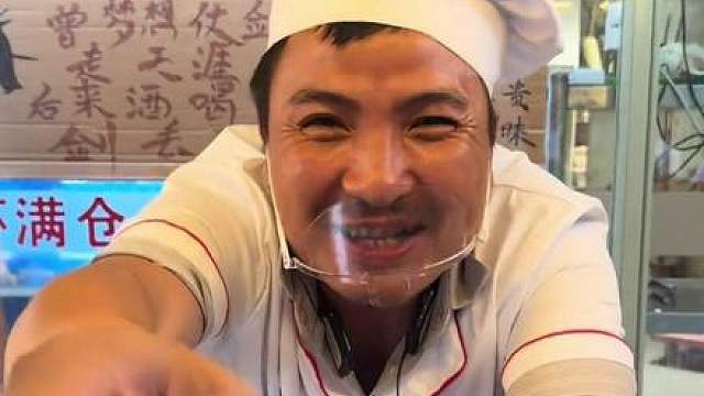 怎么能连褶子都是一模一样