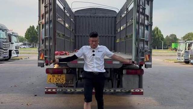 Hey Boss，买大货车吗？English介绍福田欧曼9.6米高栏，可以吗？