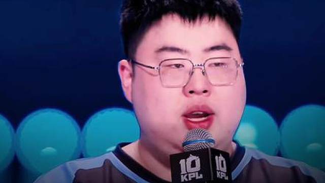 小胖性情落泪，纯粹努力的选手！