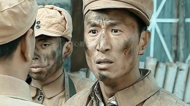 李云龙负伤命悬一线，段鹏为救老李当众下跪