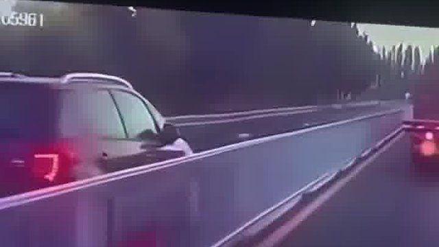 恭喜哥们喜提全责？#交通违法