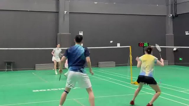 后跨步跳跃，那一下我觉得好帅啊#羽毛球