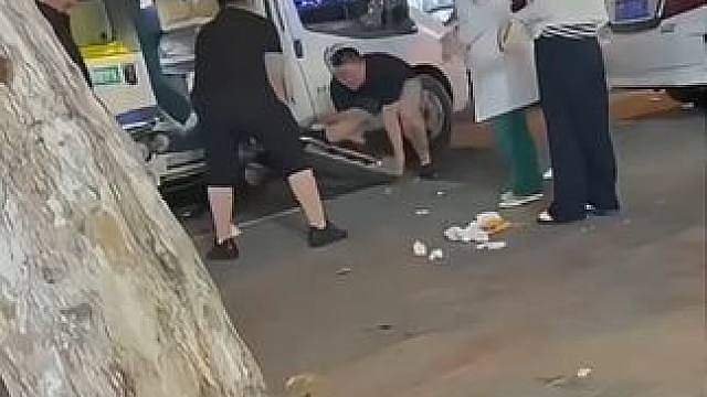 这一下，瞬间就清醒了