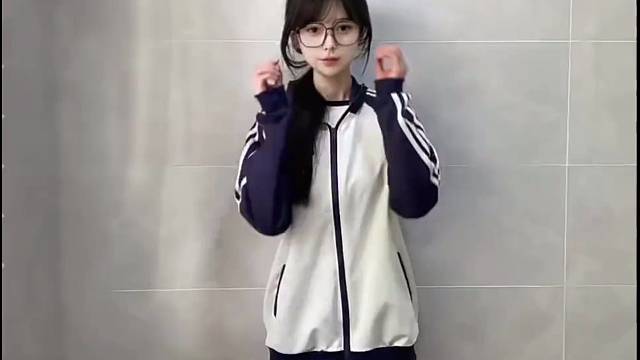 反差太大了