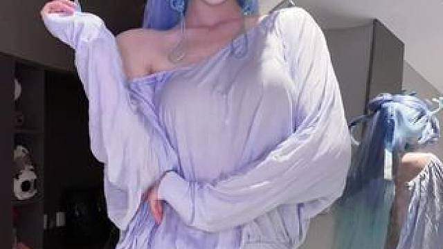 徒儿为师的新衣服好看吗