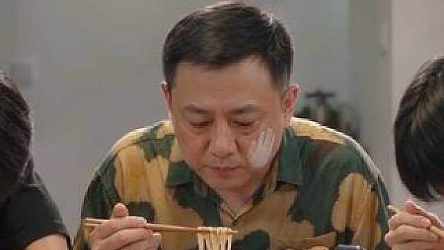 消停吃得了，非得整这出