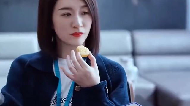 老板的东西可不白吃的要付出代价