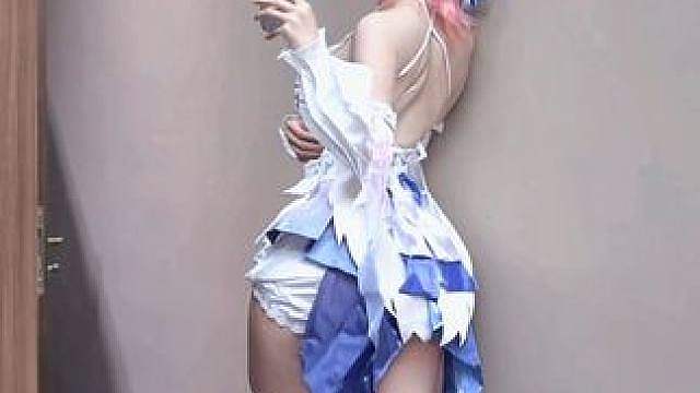 试试新衣服，等翅膀！