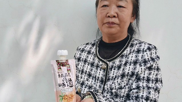 山风叩响旧殿，斑驳不是凋零，是时光写下的温柔密语。