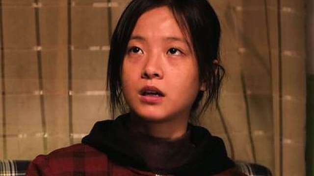 《命悬一生》 一个木箱开启人性修罗场。每个人都在撒谎，每个眼神都暗藏杀机