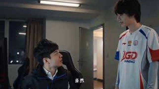 Crisp被LGD移出大名单，直播爆料多位选手动向
标签：