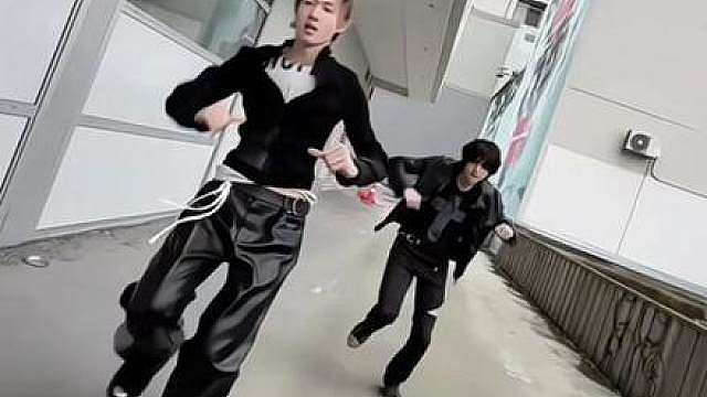 依旧好舞不挑曲！