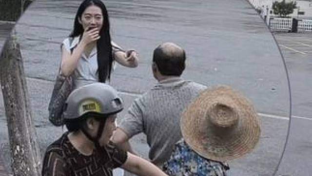 吹走不是头发，是爱情