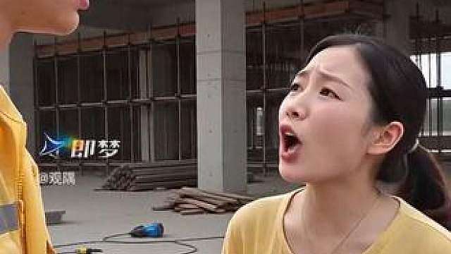 溺爱不是爱，是害 遇到这样护短的家长，你会怎么处理？孩子拿砖头砸人，本身就是很危险的行为。
作为家长不纠正错误，反而一味护短。
过度的溺爱纵容，不是疼爱，是在毁掉孩子。