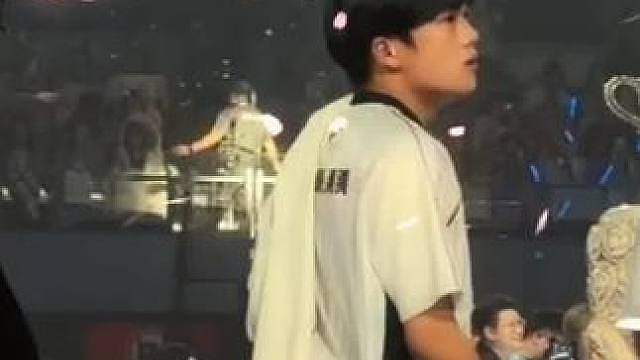 清清听见小胖喊天狼星 当场崩溃了