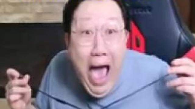 果然人老了撩妹都心酸，西西遇妹子问双排吗，妹子说我喜欢大学生
